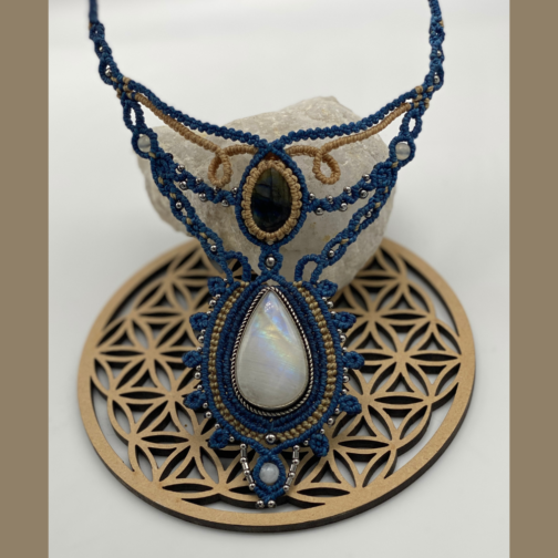 Plastron Féminité