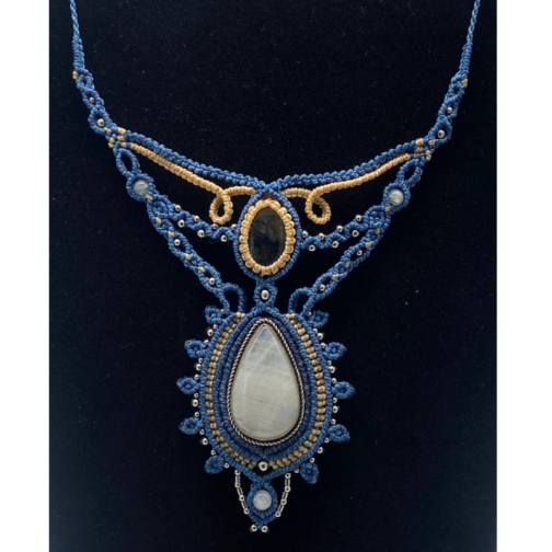 Plastron Féminité – Image 2